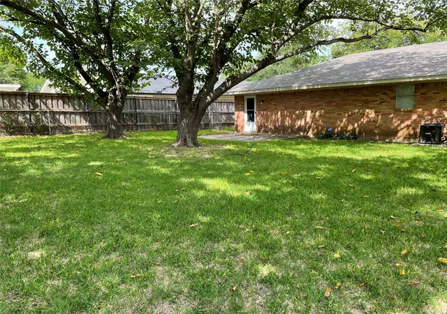 Homes for sale in De Soto, TX | 123 Evelyn St, De Soto, TX 75115 | MLS# 21198443