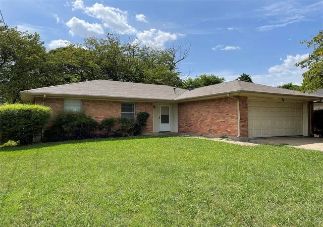 Homes for sale in De Soto, TX | 123 Evelyn St, De Soto, TX 75115 | MLS# 21198443