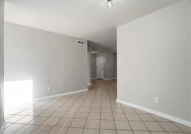 Photo 4 of Sale Pending at 4321 Sweetgum Wy, Fort Worth, TX 76133 | MLS# 21198389 | Listing updated on 2026-07-10