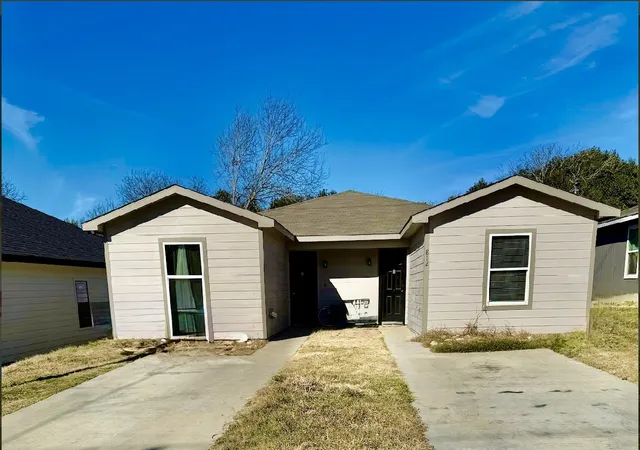 Photo 1 of Multi family home for sale at 812 S 22nd St, Temple, TX 76501 | MLS# 21198540 | Listing updated on 2026-08-30