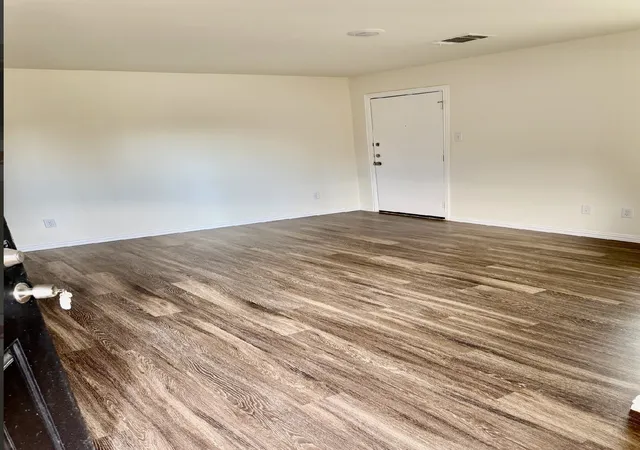 Photo 4 of House for sale at 812 S 22Nd St, Temple, TX 76501 | MLS# 21198540 | Listing updated on 2026-09-27