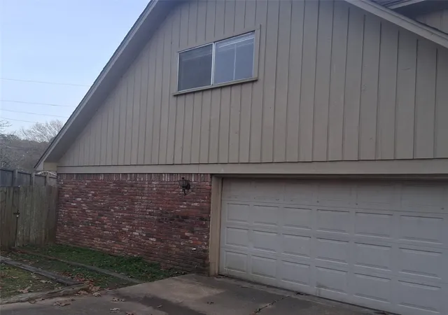 Homes for sale in Texarkana, TX | 2 Woodcliff Dr, Texarkana, TX 75503 | MLS# 21195254