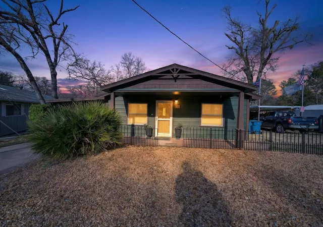Photo 3 of Single family home for sale at 208 Harbor Dr, Gun Barrel City, TX 75156 | MLS# 21182925 | Listing updated on 2026-08-28