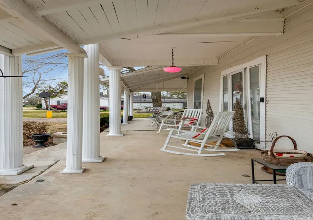 Photo 3 of Single family home for sale at 917 Wood St, Royse City, TX 75189 | MLS# 21198291 | Listing updated on 2026-09-30