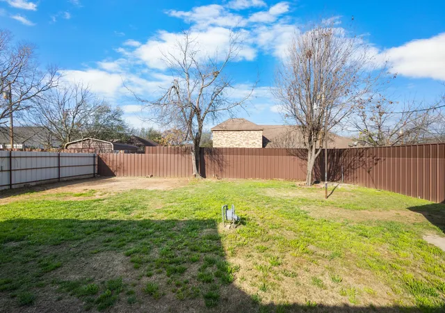Homes for sale in Bridgeport, TX | 1409 18th St, Bridgeport, TX 76426 | MLS# 21198624