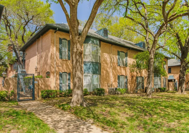 Photo 2 of Sale Pending at 6023 E University Blvd #204, Dallas, TX 75206 | MLS# 21194792 | Listing updated on 2026-08-28