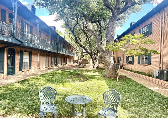 Photo 3 of Sale Pending at 6023 E University Blvd #204, Dallas, TX 75206 | MLS# 21194792 | Listing updated on 2026-08-28