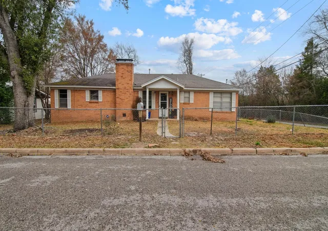 Photo 26 of Single family home for sale at 700 Powderhorn Dr, Athens, TX 75751 | MLS# 21198903 | Listing updated on 2026-08-17
