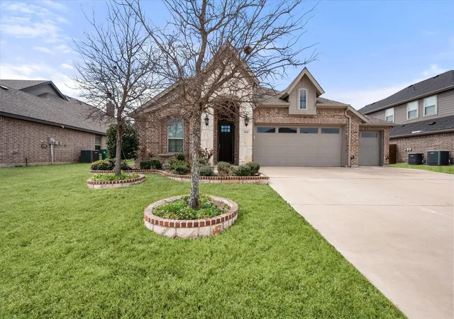 Homes for sale in Waxahachie, TX | 124 Sundance Cir, Waxahachie, TX 75165 | MLS# 21198888