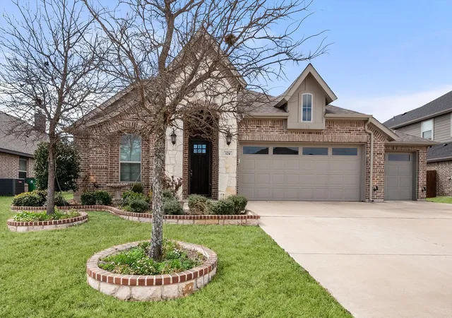 Homes for sale in Waxahachie, TX | 124 Sundance Cir, Waxahachie, TX 75165 | MLS# 21198888