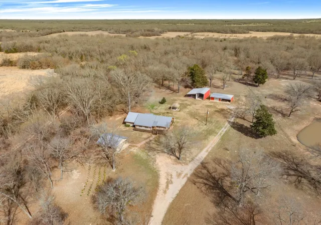 Photo 2 of Single family home for sale at 807 Vz County Road 1928, Edgewood, TX 75117 | MLS# 21199042 | Listing updated on 2026-09-17