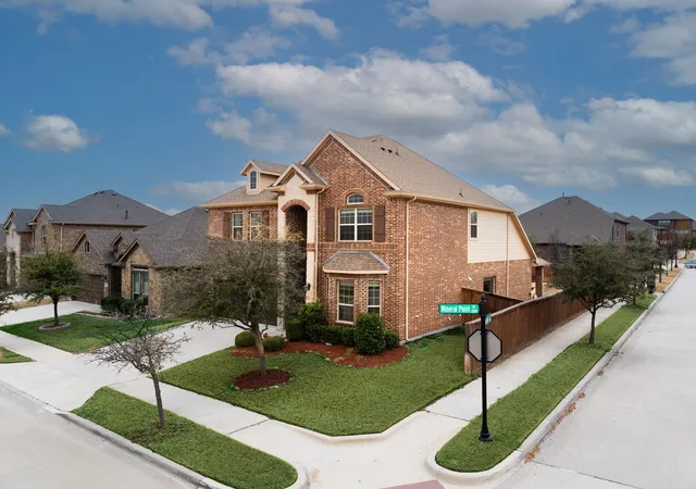 Photo 2 of Single family home for sale at 217 Mineral Point Dr, Aledo, TX 76008 | MLS# 21199192 | Listing updated on 2026-10-08