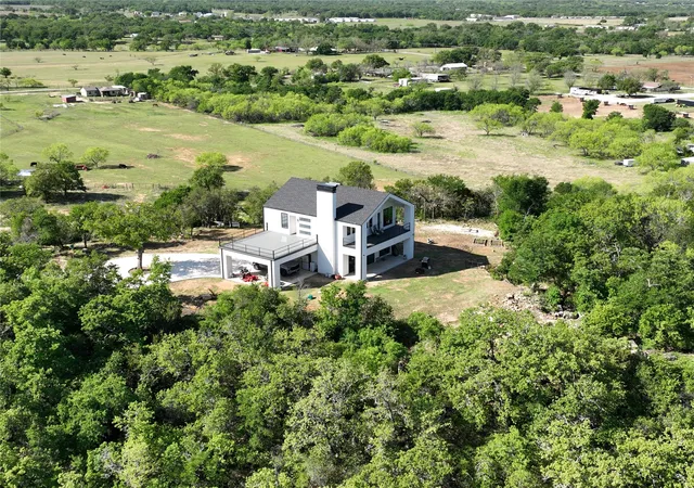 Photo 3 of Single family home for sale at 215 Lori Dr, Mineral Wells, TX 76067 | MLS# 21197825 | Listing updated on 2026-10-04