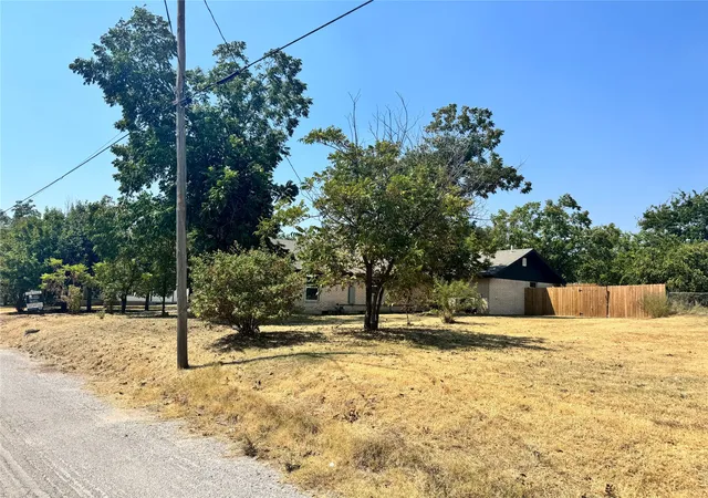 Photo 2 of Single family home for sale at 603 N Pearl St, Comanche, TX 76442 | MLS# 21197833 | Listing updated on 2026-08-28