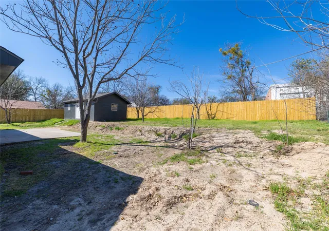 Photo 3 of Single family home for sale at 603 N Pearl St, Comanche, TX 76442 | MLS# 21197833 | Listing updated on 2026-08-28