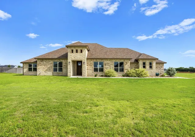 Photo 2 of Single family home for sale at 930 Inka Rd, Salado, TX 76571 | MLS# 21198255 | Listing updated on 2026-08-27