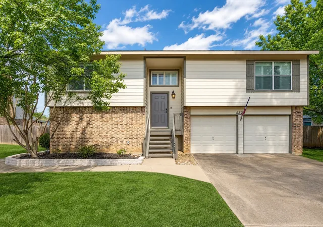 Photo 1 of Single family home for sale at 5324 Peterson Ct, Flower Mound, TX 75028 | MLS# 21199393 | Listing updated on 2026-08-25