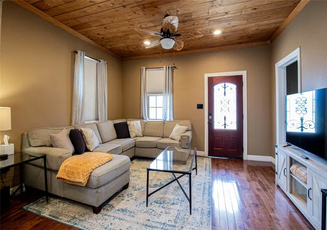 2nd image of 929 N 12th St, Waco, TX 76707 | MLS# 21193693