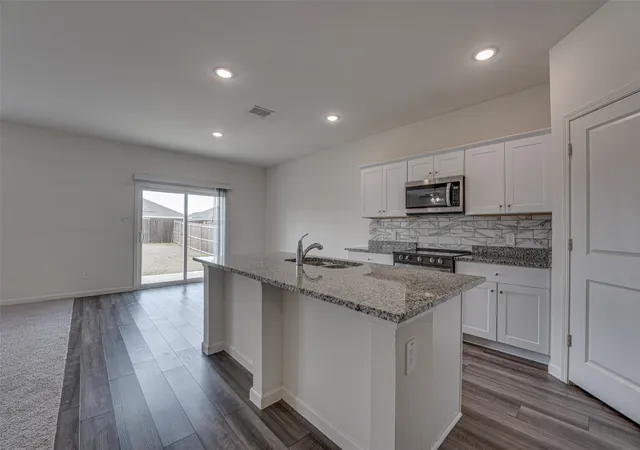 3rd image of 767 Camden Dr, Lavon, TX 75166 | MLS# 21199115