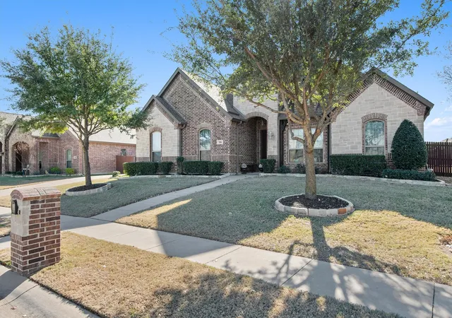 Photo 3 of Single family home for sale at 116 Old Bridge Rd, Waxahachie, TX 75165 | MLS# 21180882 | Listing updated on 2026-09-21
