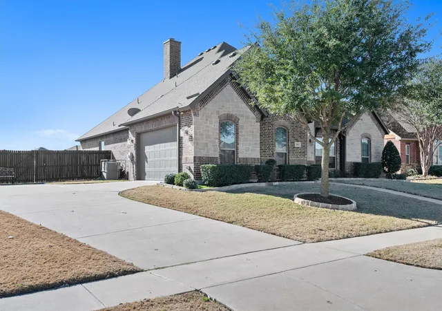 Photo 3 of Single family home for sale at 116 Old Bridge Rd, Waxahachie, TX 75165 | MLS# 21180882 | Listing updated on 2026-09-21