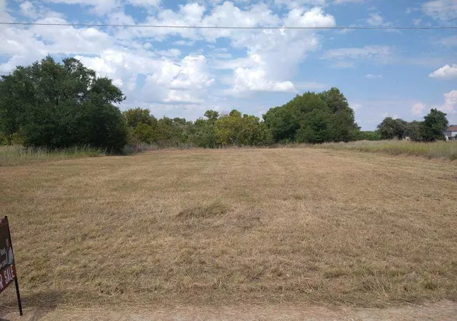 1st image of 5407 Lake Granbury Trl, Granbury, TX 76048 | MLS# 21199713