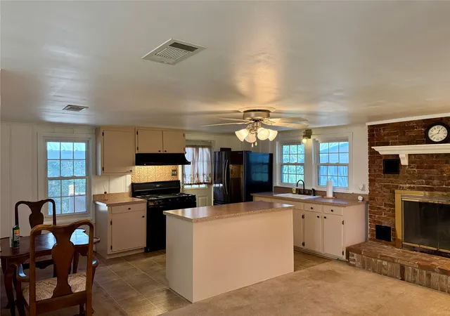 Photo 4 of Single family home for sale at 120 One Feather, Whitney, TX 76692 | MLS# 21199223 | Listing updated on 2026-08-04
