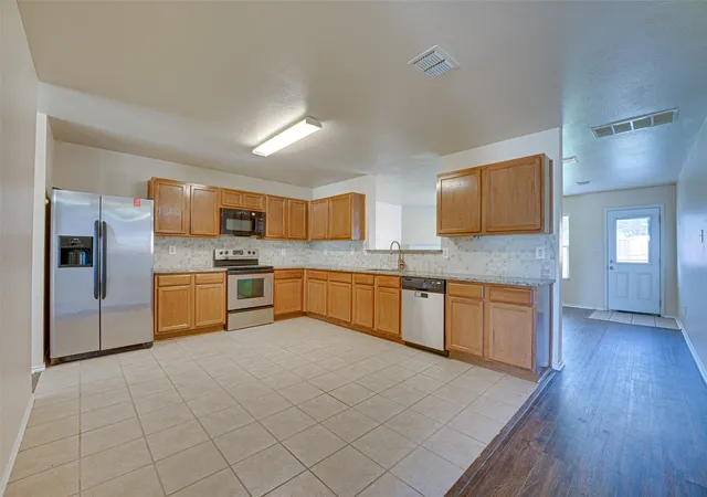 Photo 3 of Single family home for sale at 1320 Red River Ln, Allen, TX 75002 | MLS# 21199775 | Listing updated on 2026-10-03