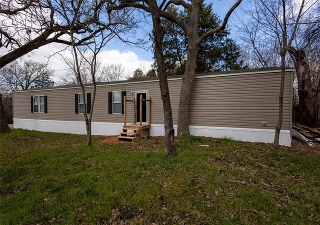 Homes for sale in Mabank, TX | 336 N Cherokee Shores Dr, Mabank, TX 75156 | MLS# 21198437