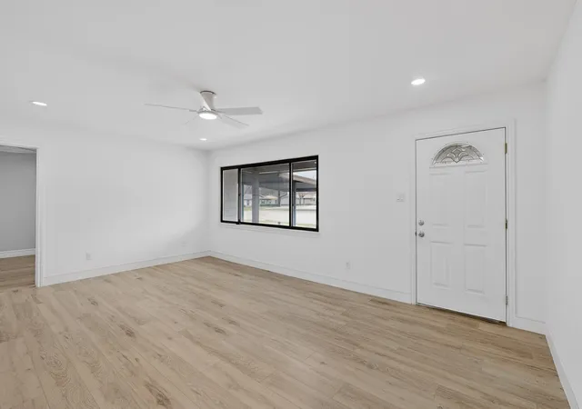 Photo 2 of Single family home for sale at 5209 Kiamesha Wy, Mesquite, TX 75150 | MLS# 21199888 | Listing updated on 2026-07-23