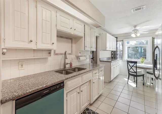 5th image of 1822 E Cedar Elm Dr, Arlington, TX 76012 | MLS# 21199647