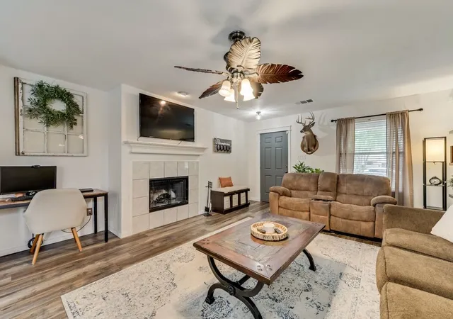 Photo 4 of Single family home for sale at 205 Dartmouth Dr, Forney, TX 75126 | MLS# 21199769 | Listing updated on 2026-10-06