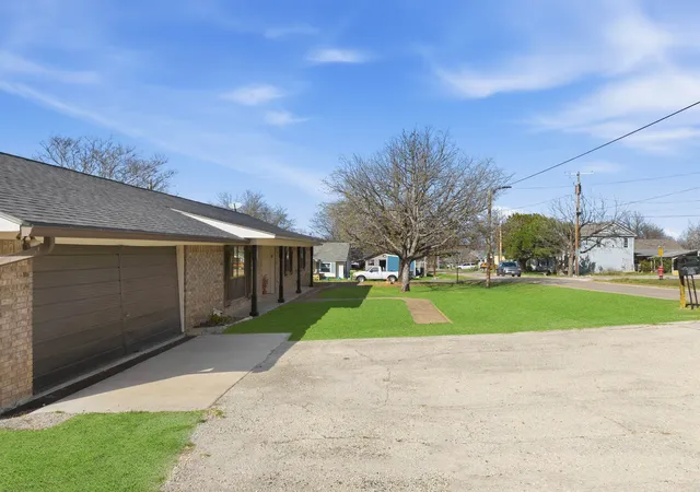 Photo 3 of Sale Pending at 502 S 8th St, Valley Mills, TX 76689 | MLS# 21198761 | Listing updated on 2026-08-03