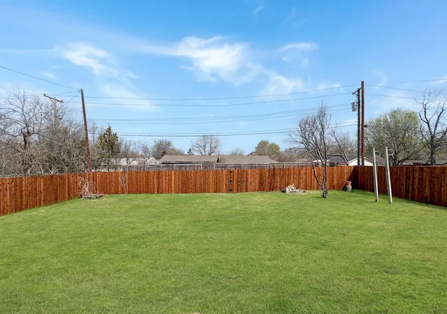 3rd image of 303 E 6Th St, Prosper, TX 75078 | MLS# 21196899