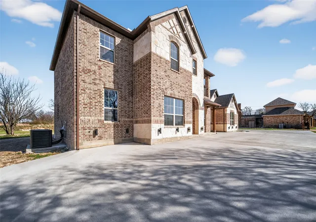 2nd image of 1530 S Houston School Rd, Lancaster, TX 75146 | MLS# 21198889