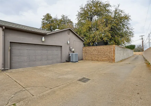 Homes for sale in Carrollton, TX | 1632 Banbury Ln, Carrollton, TX 75006 | MLS# 21199867