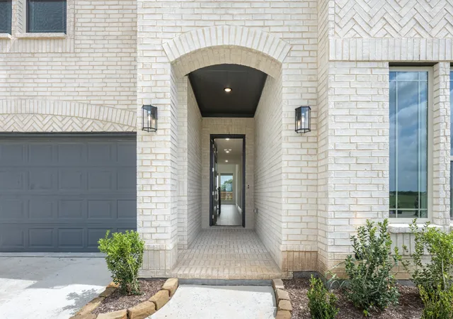 Photo 3 of Single family home for sale at 249 Fireberry Dr, Glenn Heights, TX 75154 | MLS# 21199357 | Listing updated on 2026-10-07