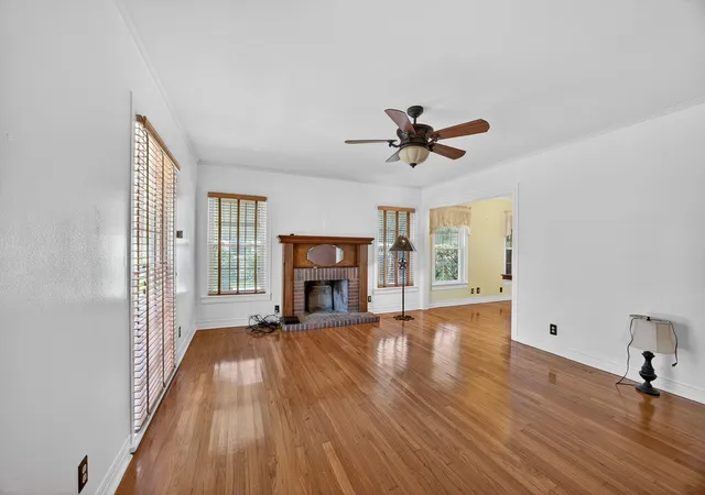 Photo 3 of Single family home for sale at 2525 Goldenrod Ave, Fort Worth, TX 76111 | MLS# 21188548 | Listing updated on 2026-10-03