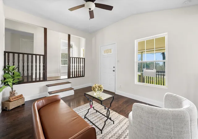 Photo 3 of Single family home for sale at 508 Lois Cir, Granbury, TX 76049 | MLS# 21193376 | Listing updated on 2026-08-03