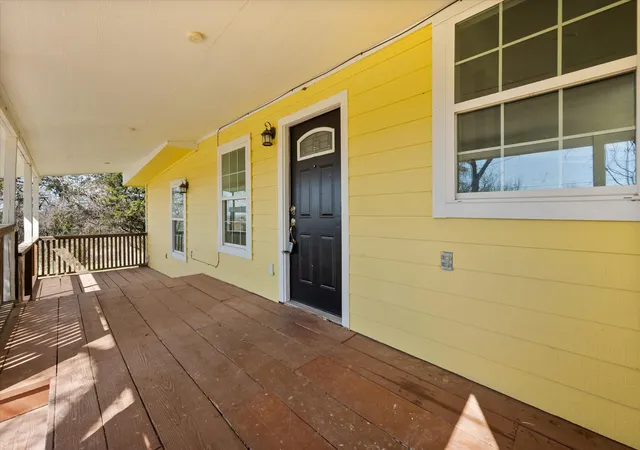 Photo 3 of Single family home for sale at 508 Lois Cir, Granbury, TX 76049 | MLS# 21193376 | Listing updated on 2026-08-03