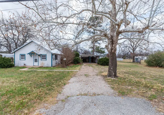 Homes for sale in Clyde, TX | 425 S 1st St W, Clyde, TX 79510 | MLS# 21200123