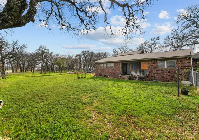 Photo 1 of Single family home for sale at 1051 Lynch Bend Rd, Springtown, TX 76082 | MLS# 21200261 | Listing updated on 2026-09-21