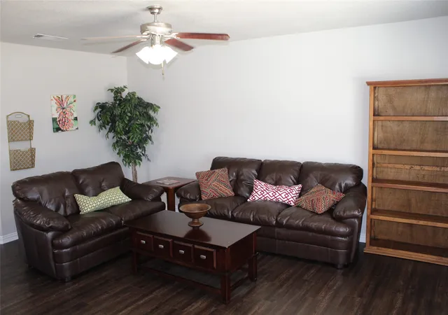 2nd image of 316 Jennifer Ct, Weatherford, TX 76086 | MLS# 21199184