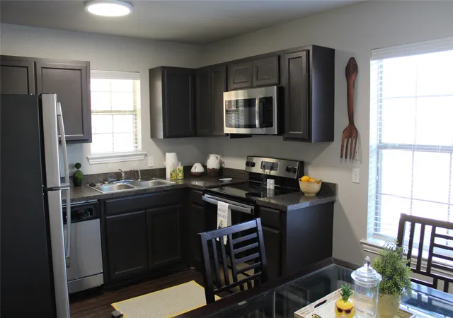 3rd image of 316 Jennifer Ct, Weatherford, TX 76086 | MLS# 21199184