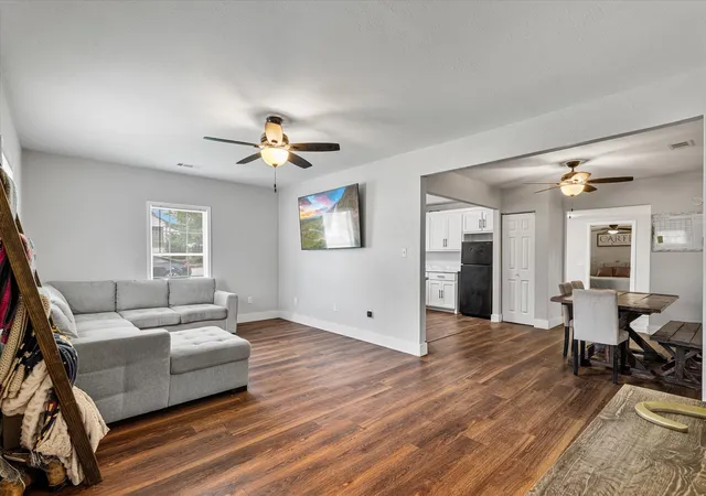 Photo 3 of Single family home for sale at 25 W Parnell St, Denison, TX 75020 | MLS# 21200665 | Listing updated on 2026-07-16