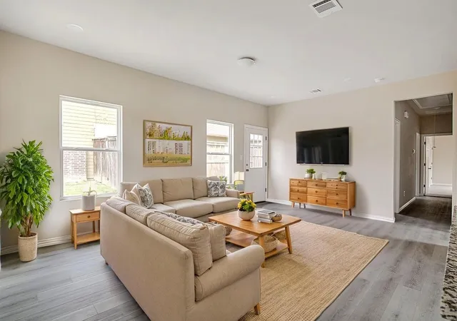 Photo 3 of Single family home for sale at 1005 E Tucker St, Fort Worth, TX 76104 | MLS# 21200805 | Listing updated on 2026-07-25