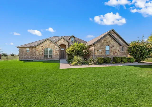 Homes for sale in Decatur, TX | 282 Heather Lane Lane, Decatur, TX 76234 | MLS# 21200538