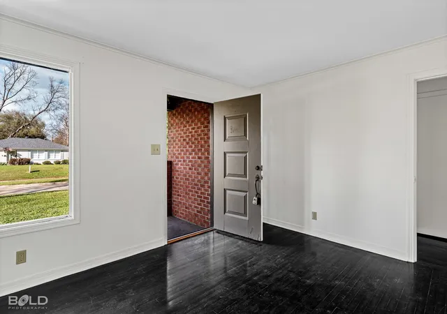 Photo 3 of Sale Pending at 159 Kayla St, Shreveport, LA 71105 | MLS# 21196175 | Listing updated on 2026-08-22