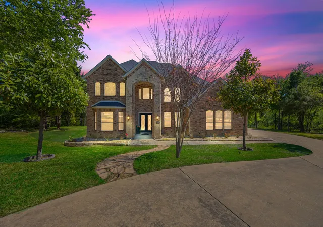 Photo 1 of Single family home for sale at 1559 Cypress Bend Dr, Cedar Hill, TX 75104 | MLS# 21200834 | Listing updated on 2026-07-10