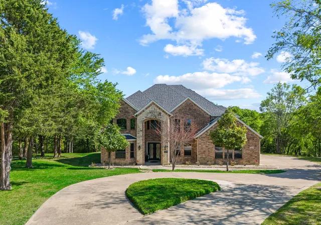 Photo 2 of Single family home for sale at 1559 Cypress Bend Dr, Cedar Hill, TX 75104 | MLS# 21200834 | Listing updated on 2026-07-10